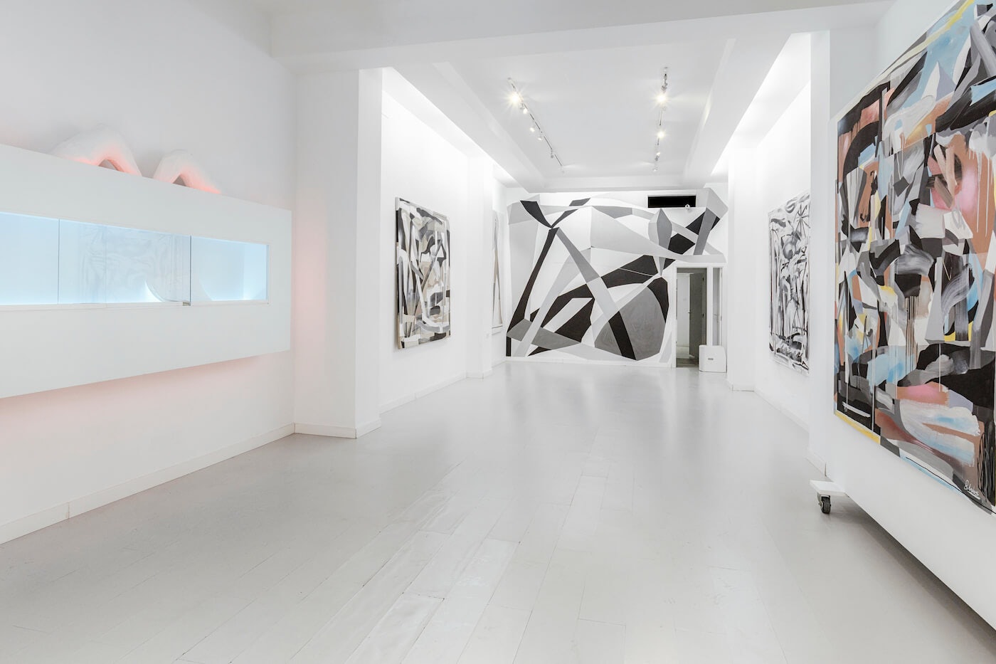 art exhibition at Haimney gallery