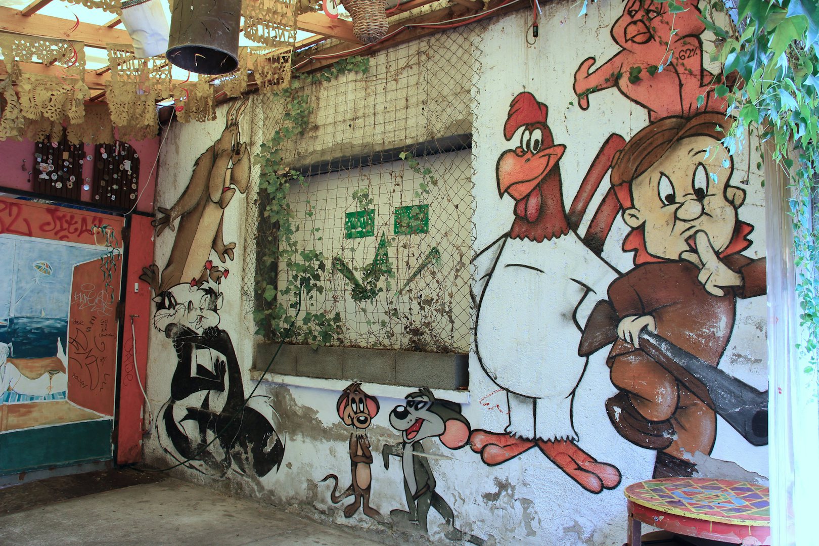 wall art at Ellato Kert