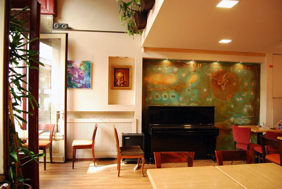 interior of iF Jazz Café