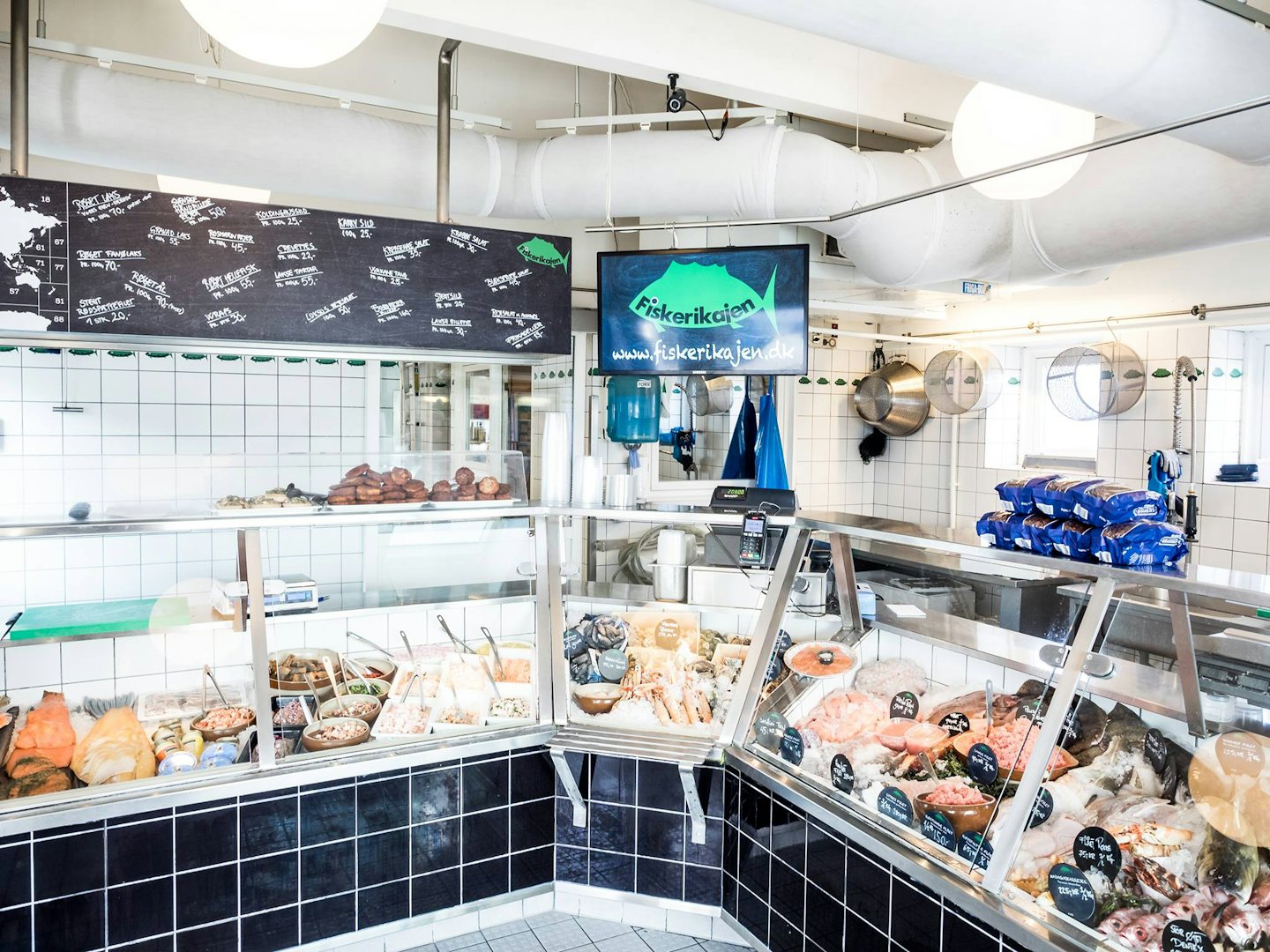 Fiskerikajen seafood store