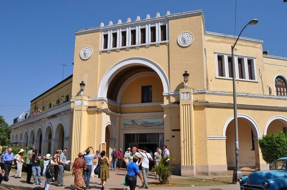 exterior of Cine-Teatro Sierra Maestra