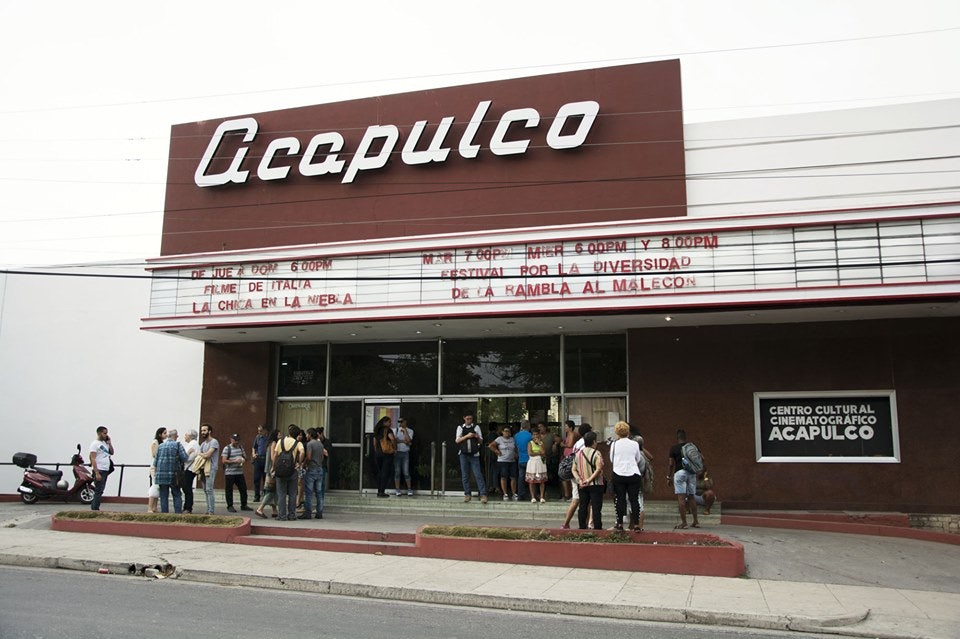 people outside at Cine Acapulco