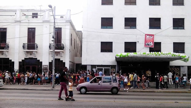 people queueing at Cine Chaplin in Havana