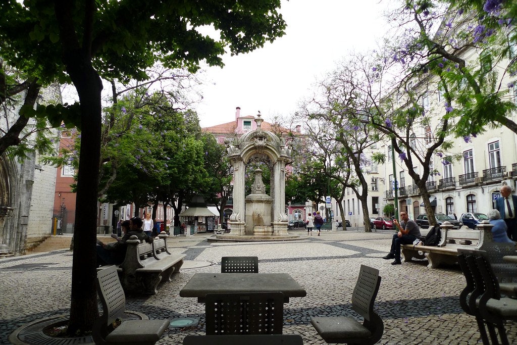 a quare at the Largo do Carmo