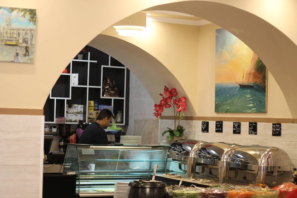 interior of Jardim das Cerejas lunch bar