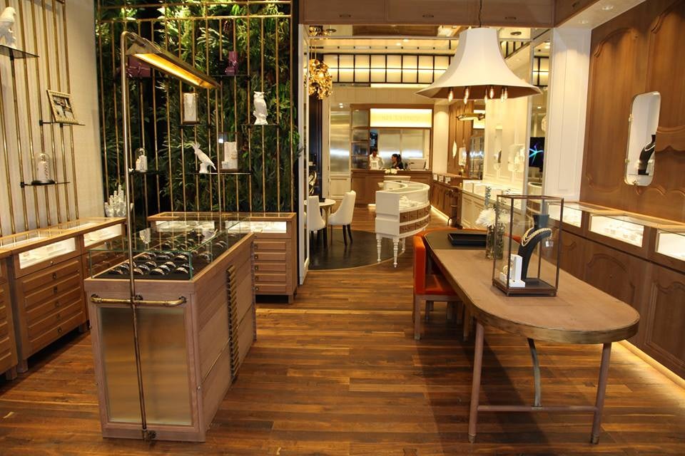 Aristocray jewellery shop