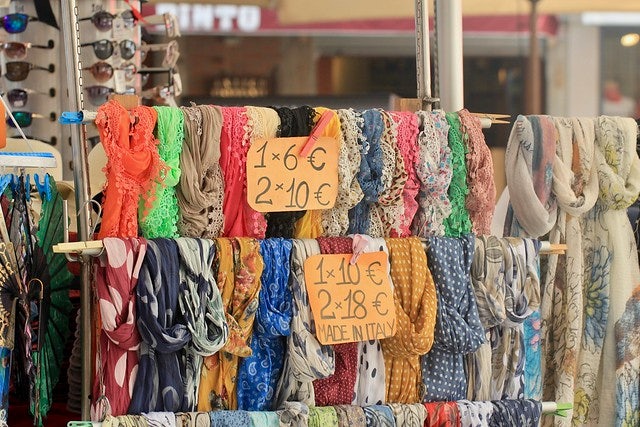 scarves at the Mercato di Sacca Fisola