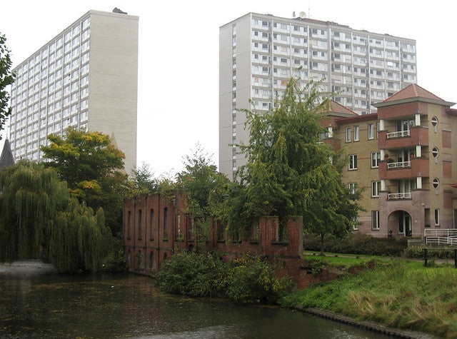 flat and ruins of an old building in the Prinsenhof neighbourhood