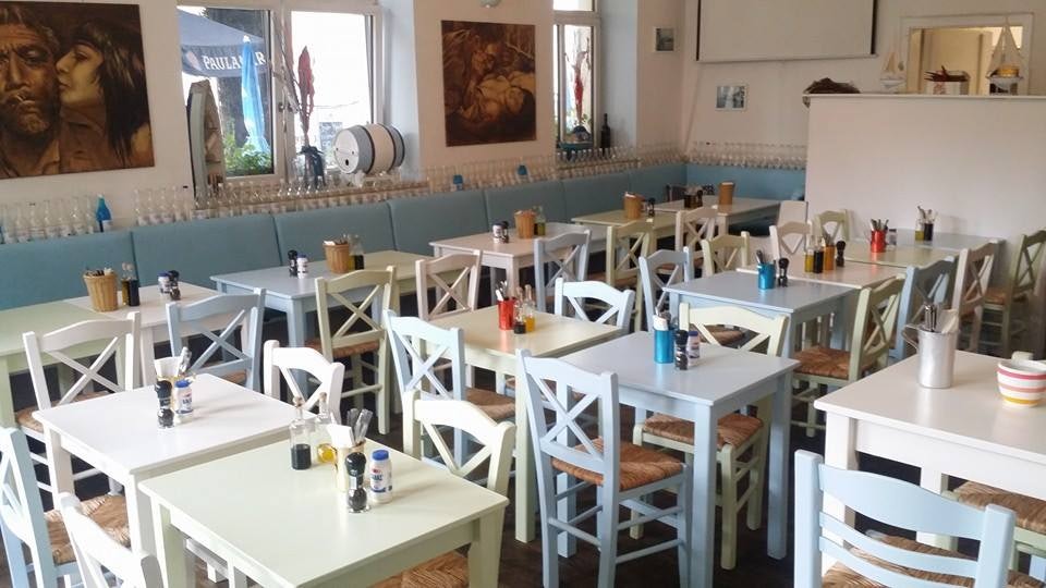 interior of Ammos taverna