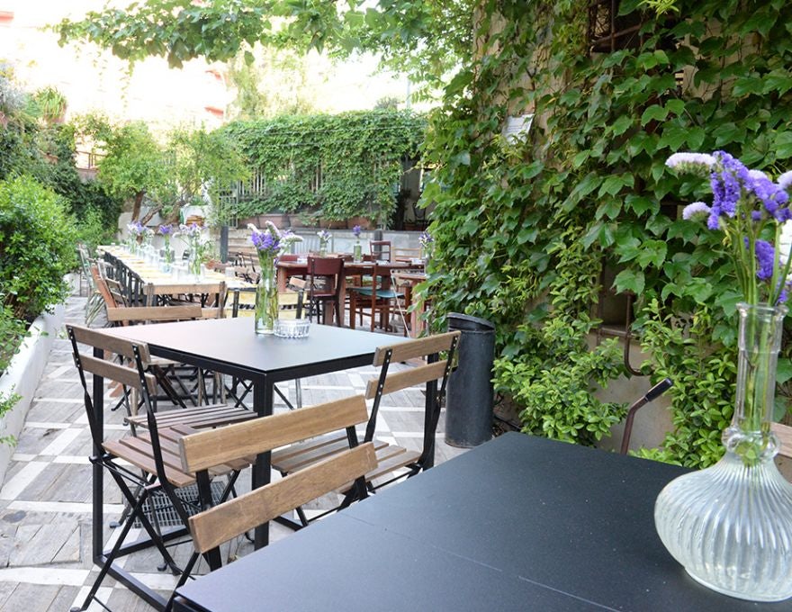 tables on the terrace of Latteria Garbatella