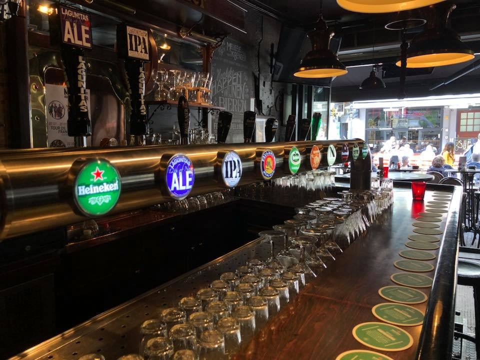 bar interior of Melief Bender