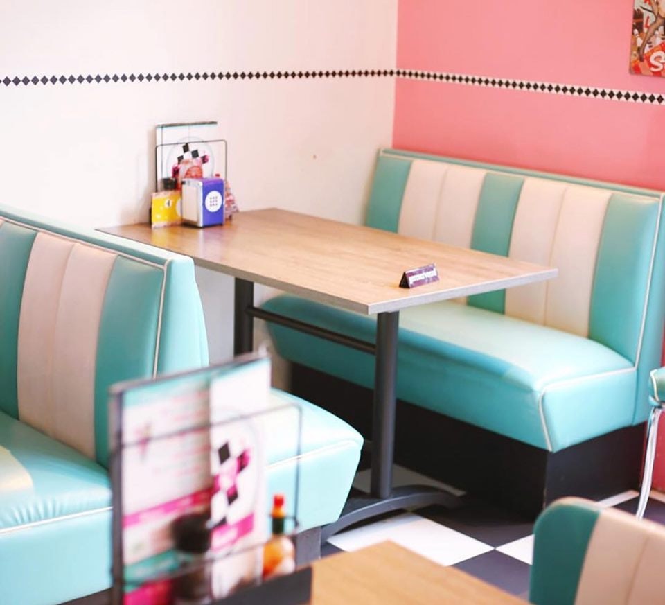 interior of Gracy's hamburger diner in American vintage style
