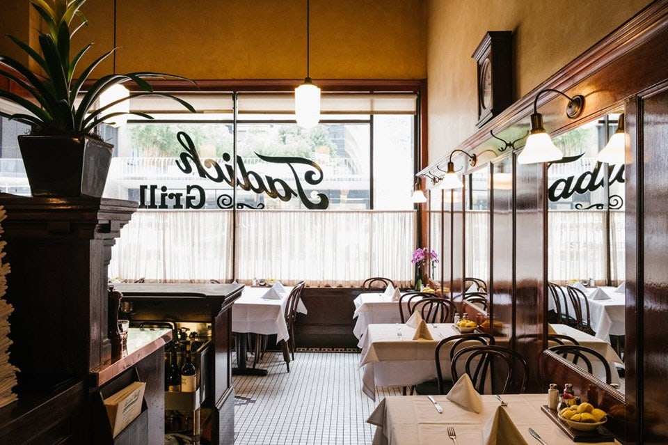 restaurant interior of Tadich Grill
