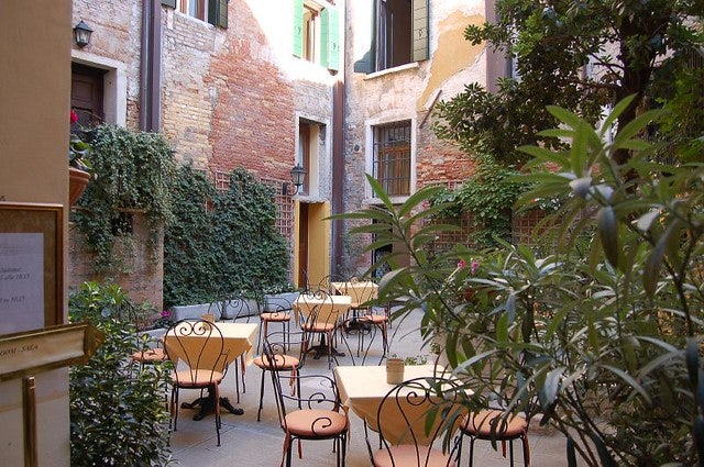 a corte or courtyard in Venice