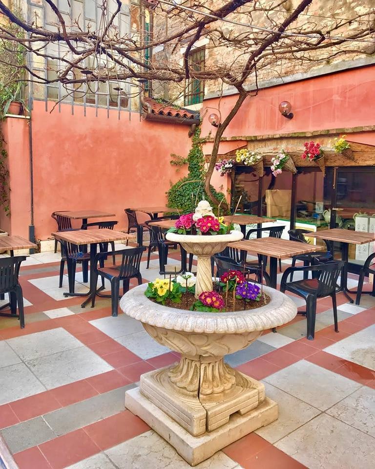 terrace at the Pizzeria Alla Strega in Venice