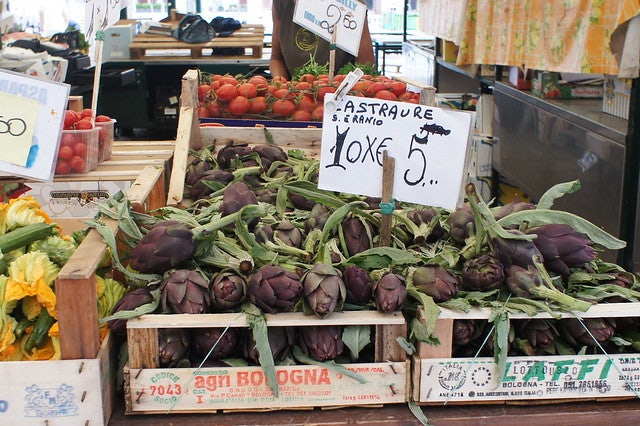 fresh asparagus at Il Mercato dell’Altraeconomia