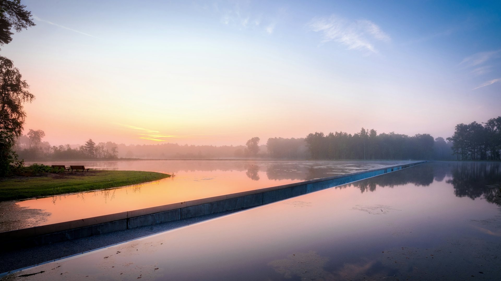 Belgium - Limburg - Bokrijk - fietsen door het water