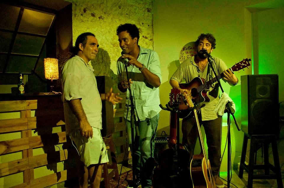 music band playing at Casa de la Bombilla Verde in Havana