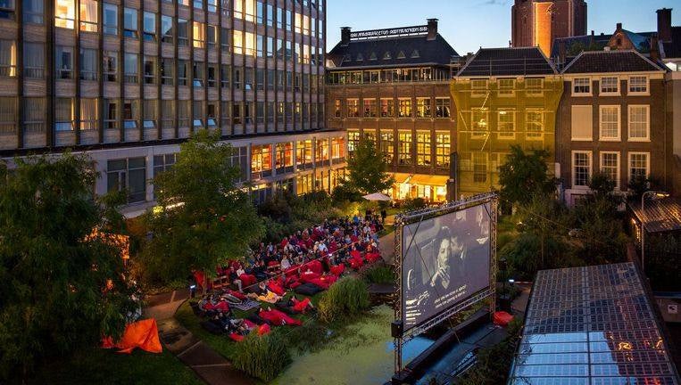 outdoor movie screening at the Nutshuis in The Hague