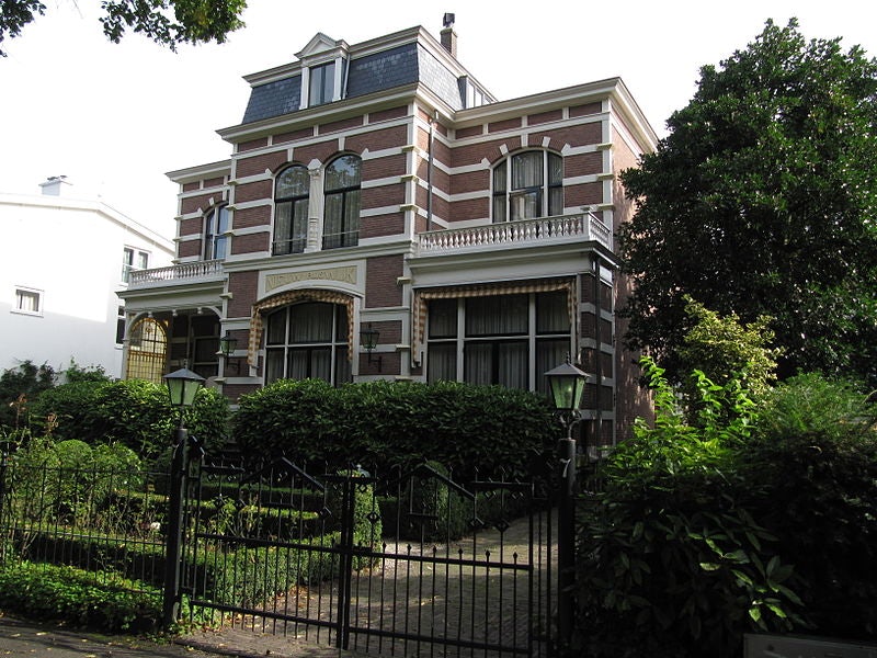 house at Van Stolkweg number 7 in The Hague