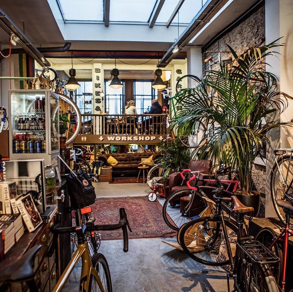 bikes and bar interior of Lolas bikes and coffee