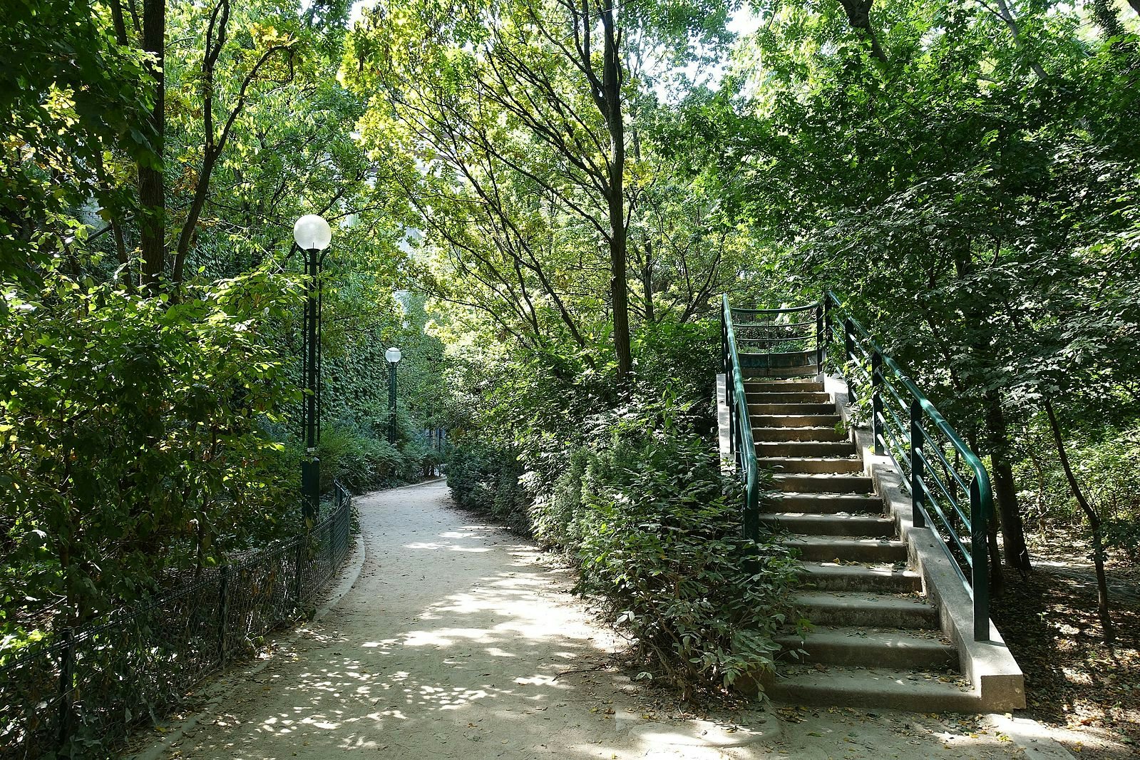 Paris - Coulée Verte promenade stairs and path between trees