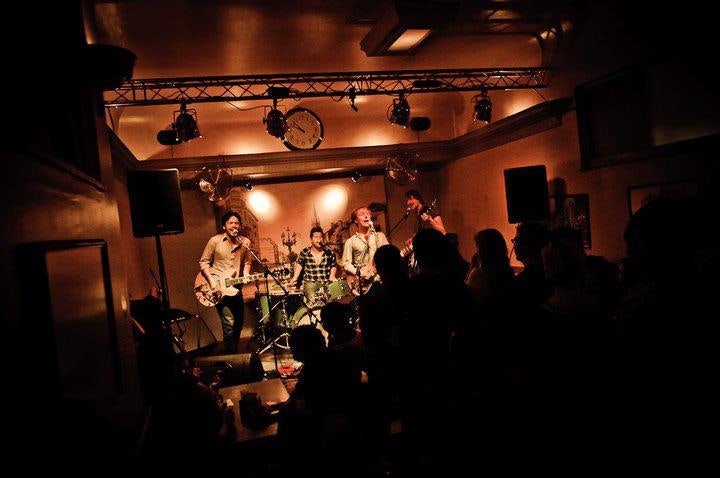 music band performing at Roscam cafe in Brussles 