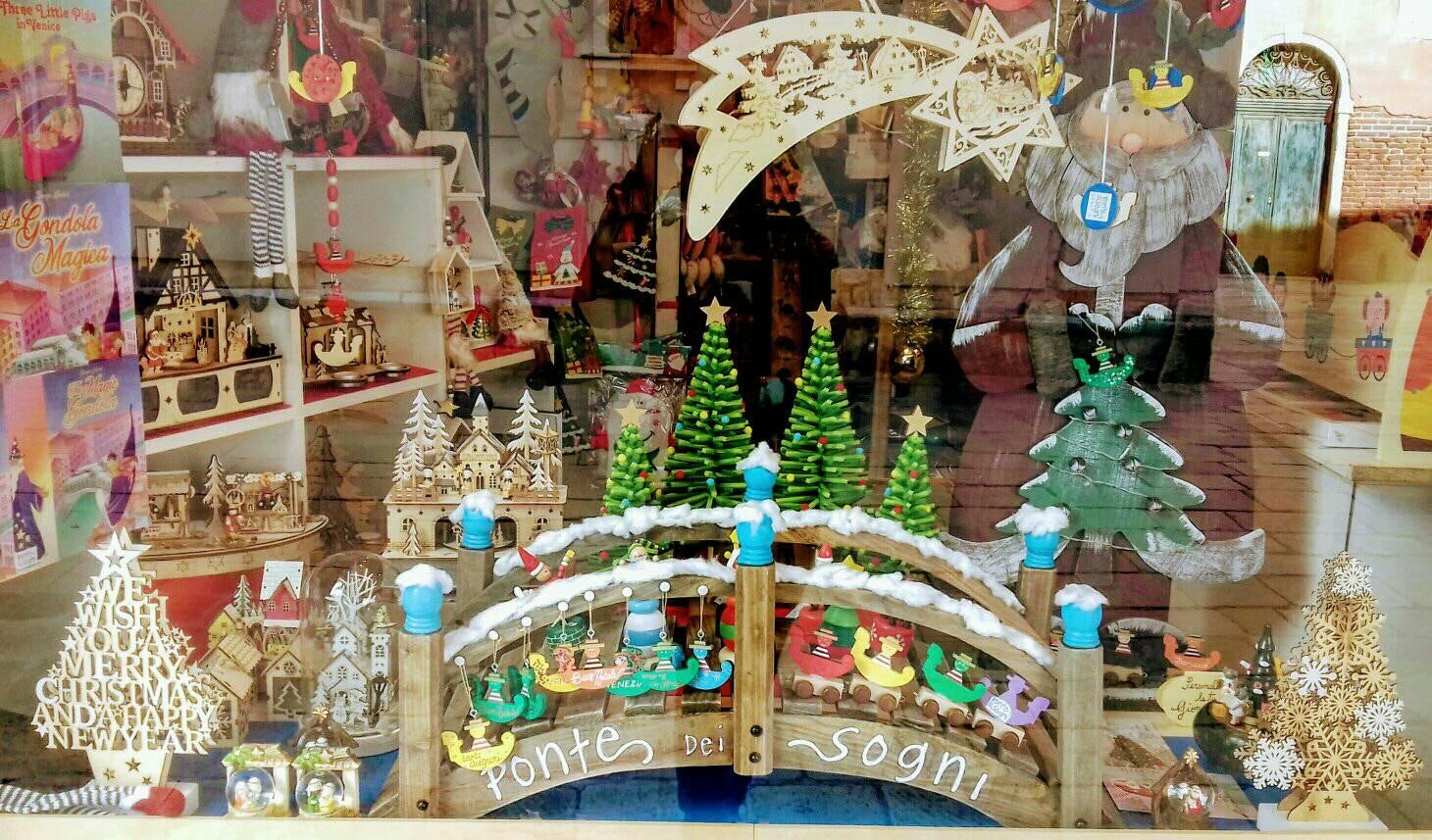 Venice - Ponte dei Sogni toystore christmas window