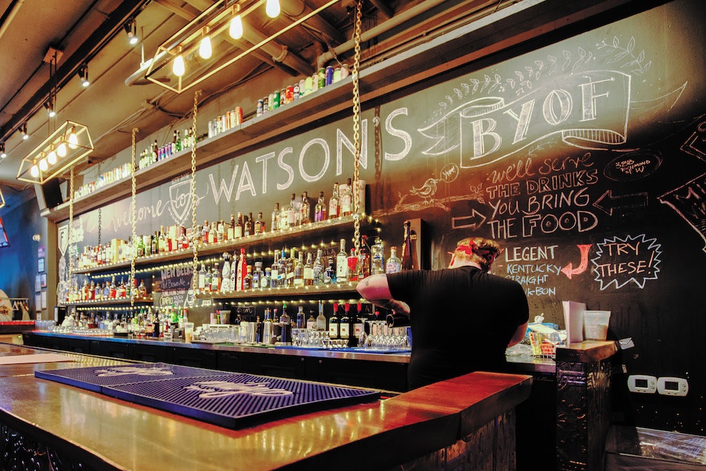 traditional interior of Watson's bar in Toronto