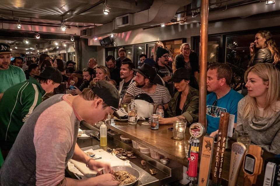 crowded atmosphere at Stewies Oyster Bar