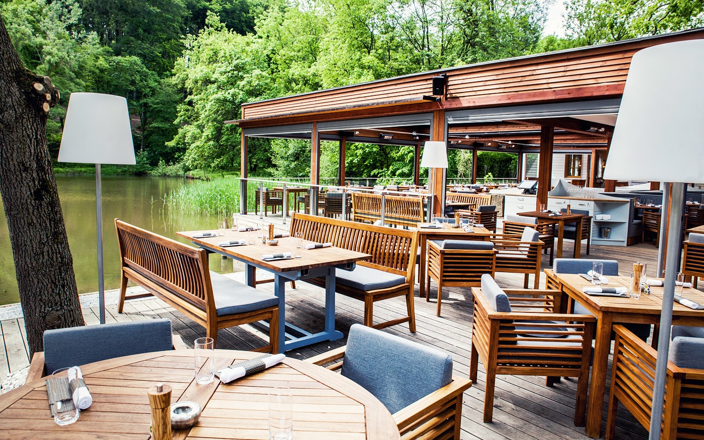 outside area by the water at Klee am Hanslteich