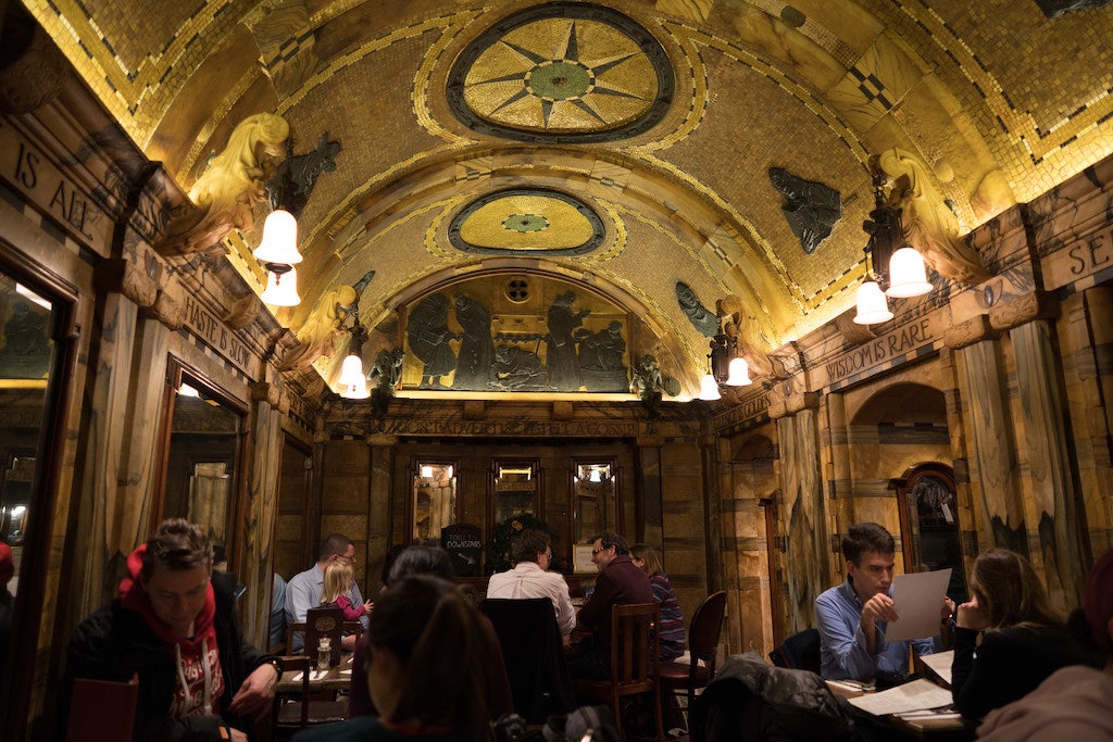 interior of the blackfriar pub in London