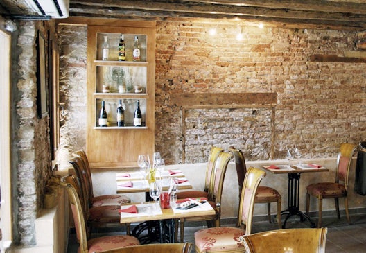 restaurant interior of Luna Sentada in Venice