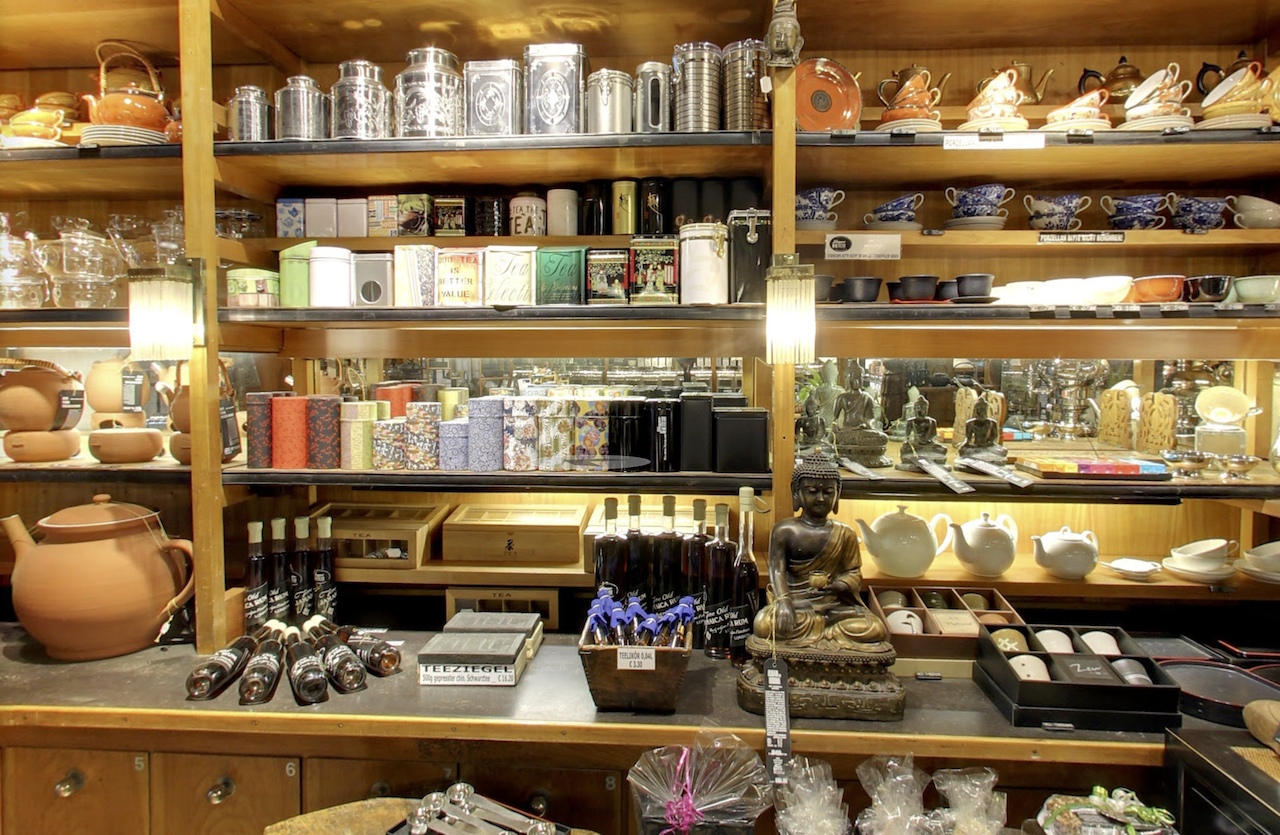shop interior of Jäger Tee Vienna