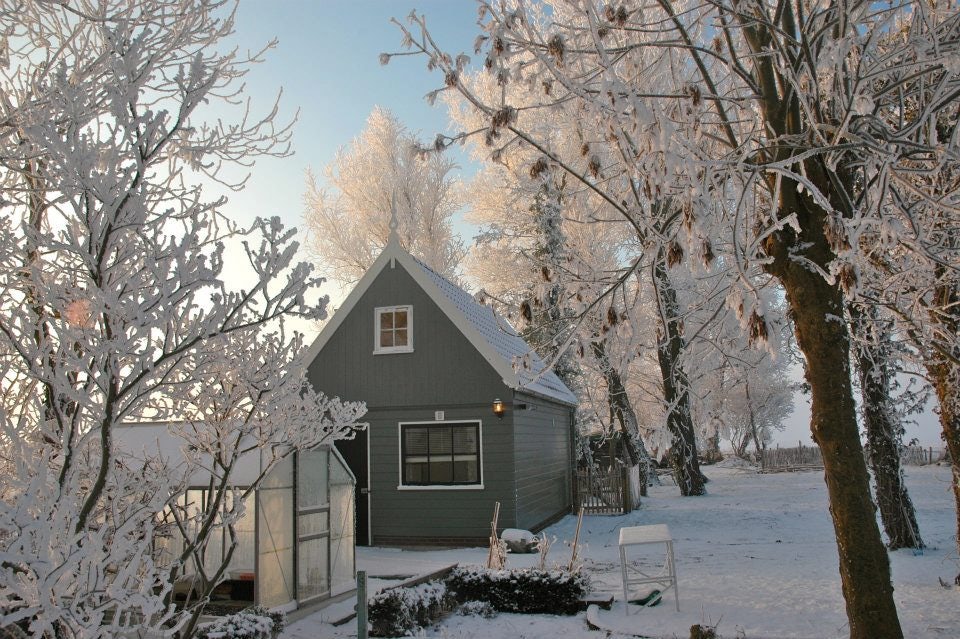 Amsterdam Country Cottage on a snowy and sunny day