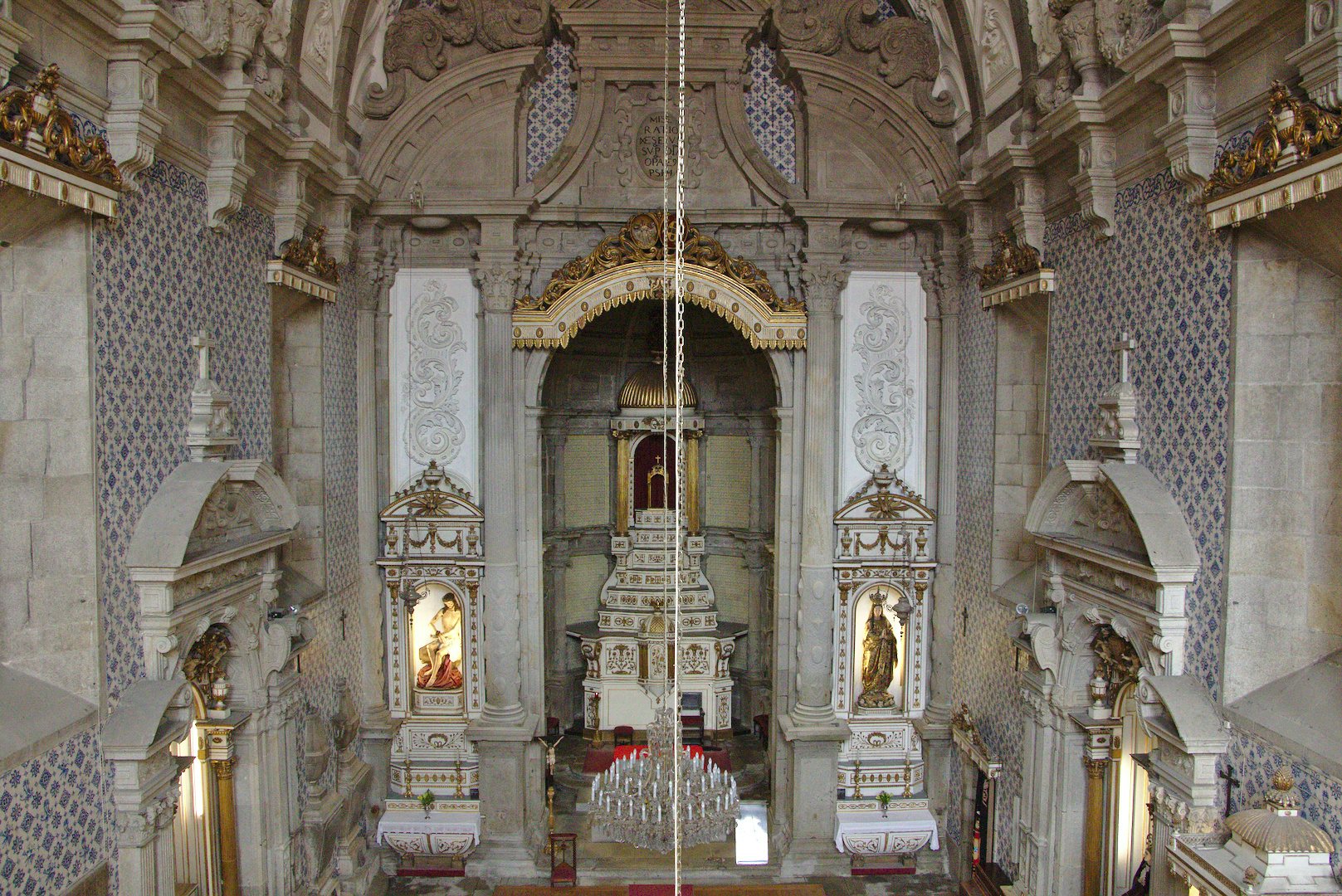 the interior of the Igreja da Misericórdia church in Porto