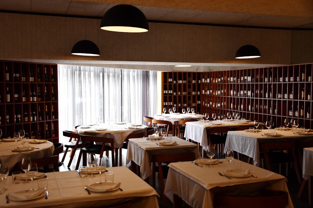 restaurant interior of Rogério do Redondo in Porto