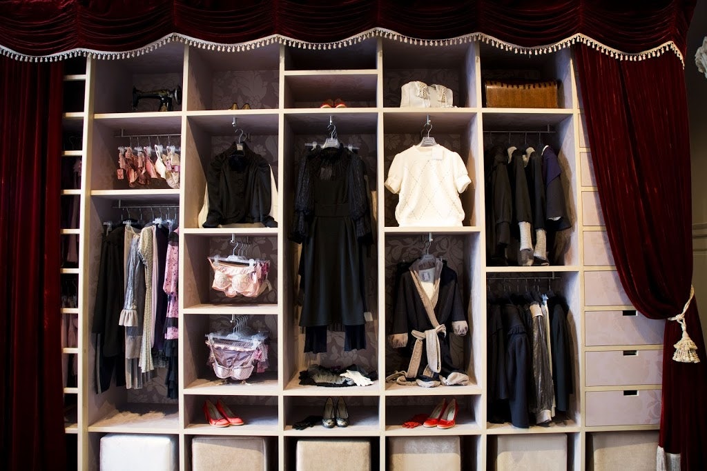 Clothing and accessories at Katty Xiomara shop Porto