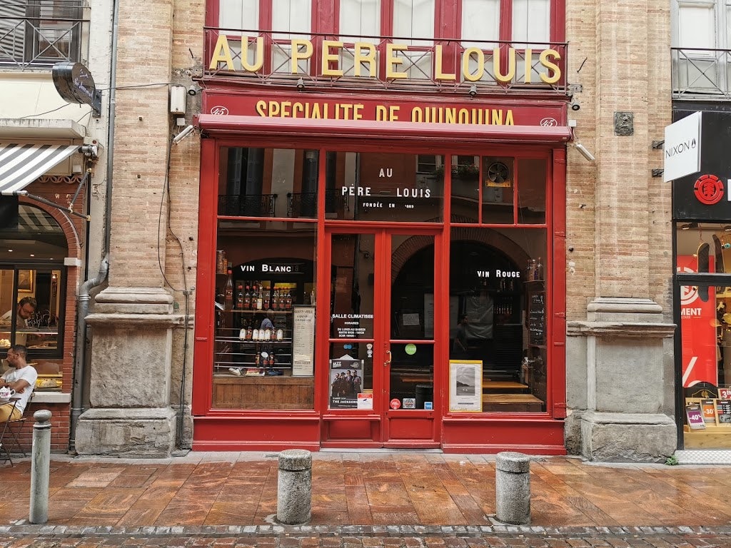 front view of the Au Père Louis bar in Toulouse