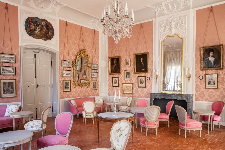 baroque interior of Le Café Caumont