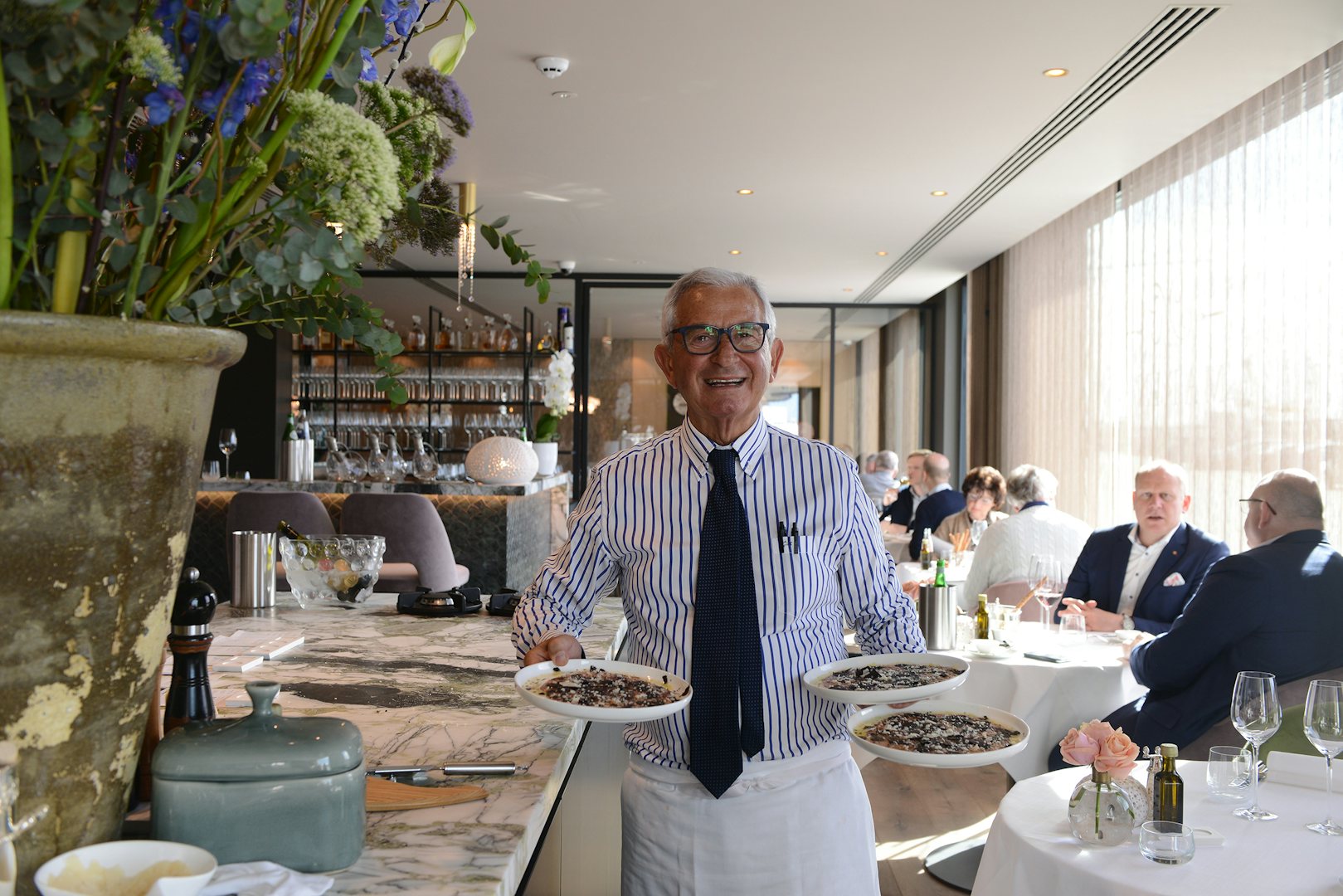 interior and food at Resto Marina is Ostend