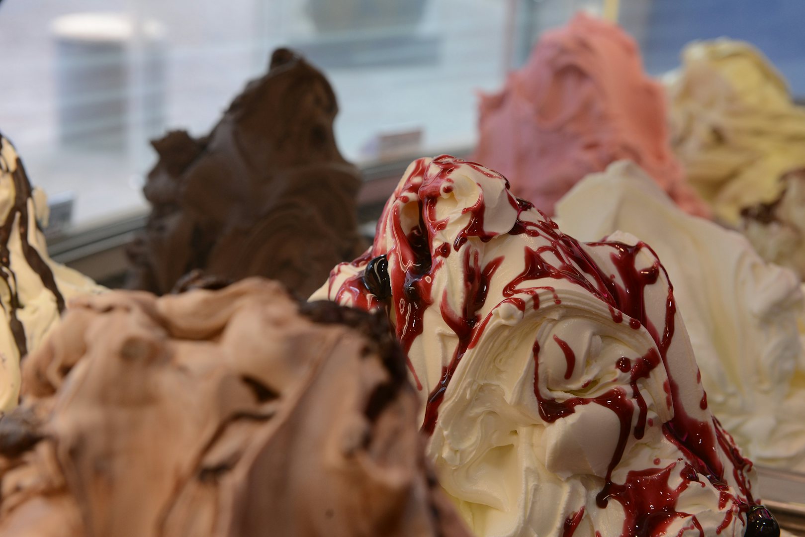 piles of home-made ice cream at Gelateria Da Vinci in Bruges