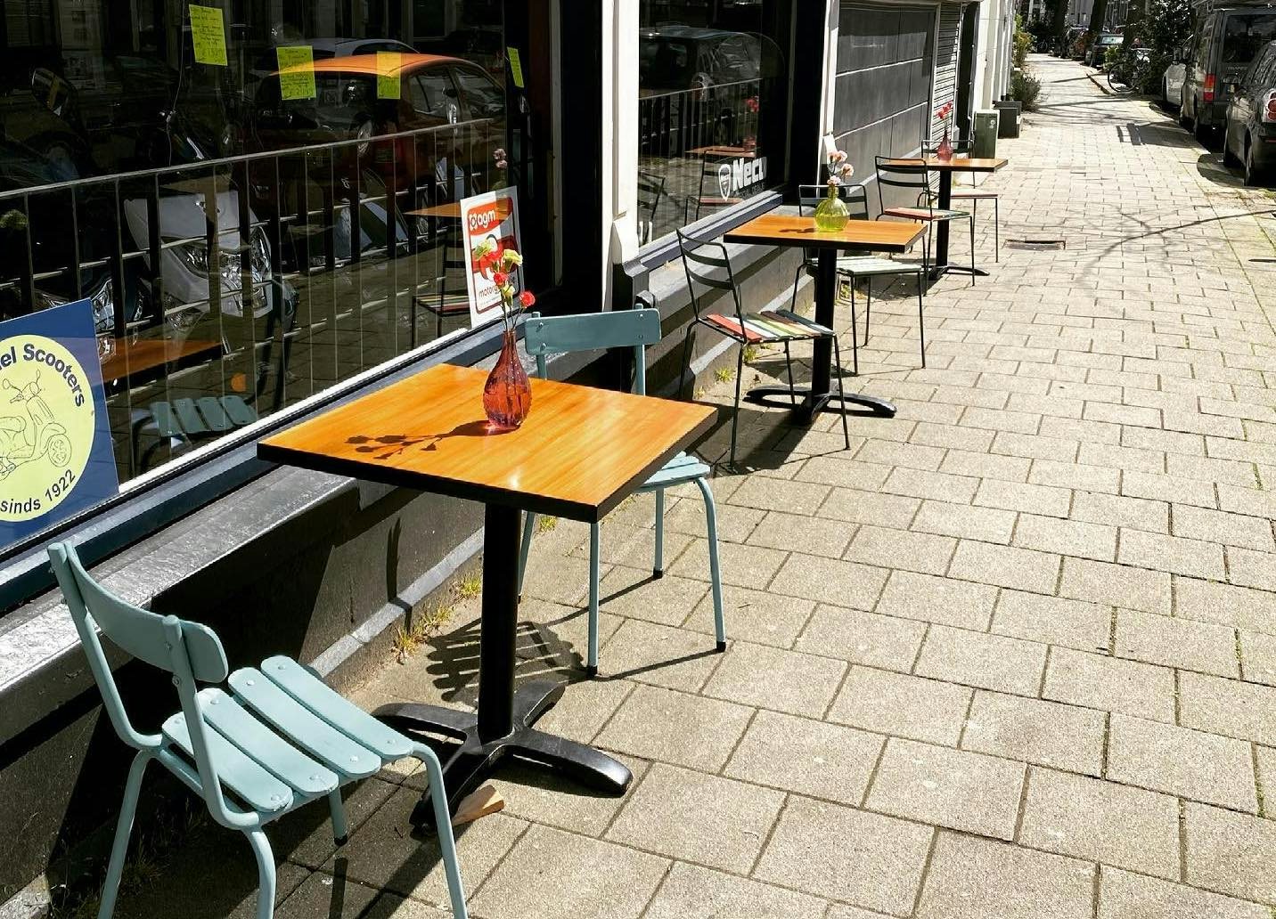 exterior terrace of La Cabane de Fabian in Rotterdam