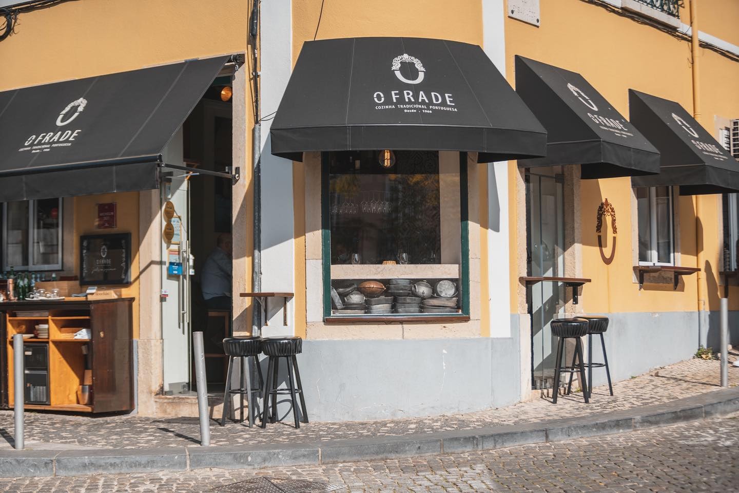 Exterior of restaurant O Frade in Lisbon