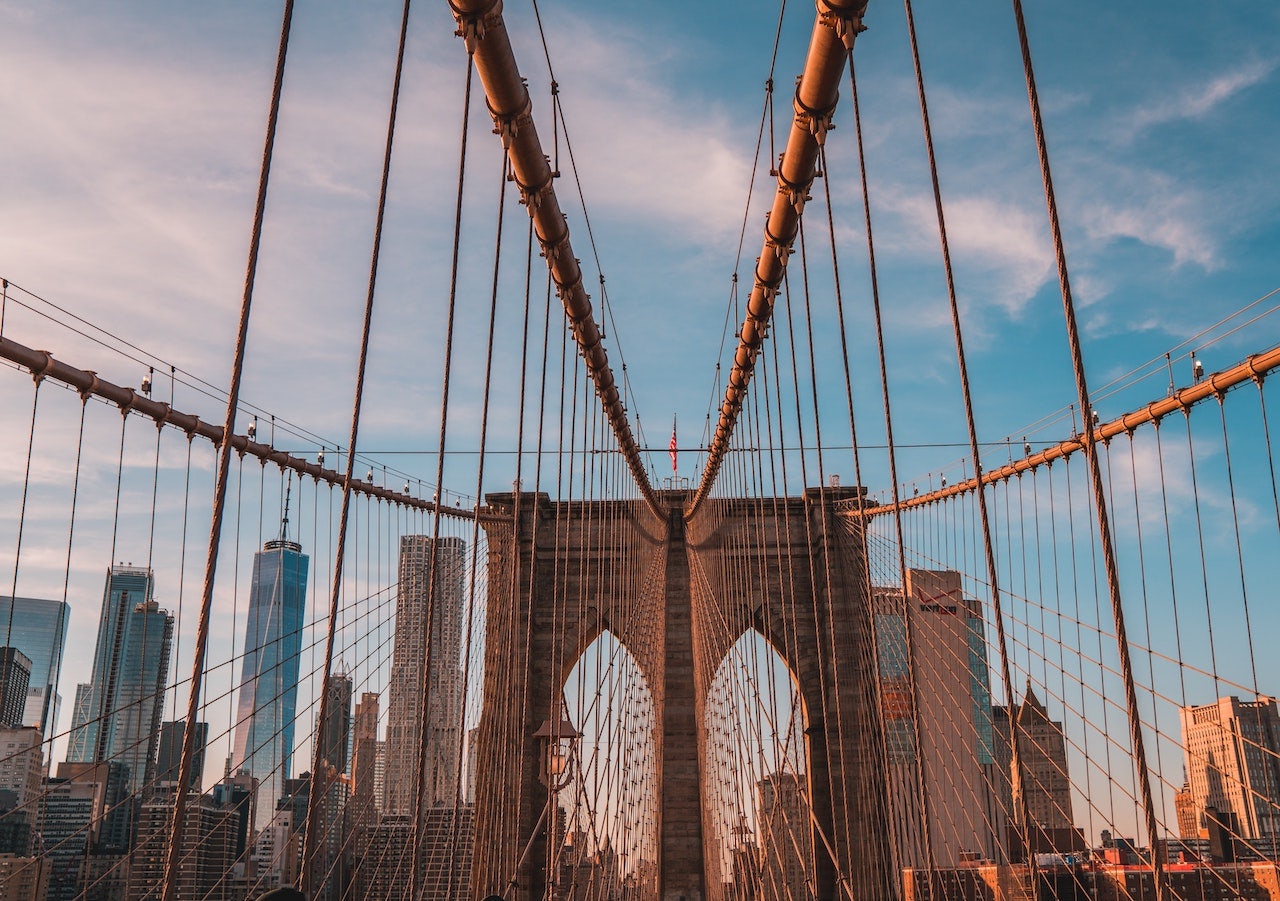 view of the Brooklyn Bridge and blue sky 