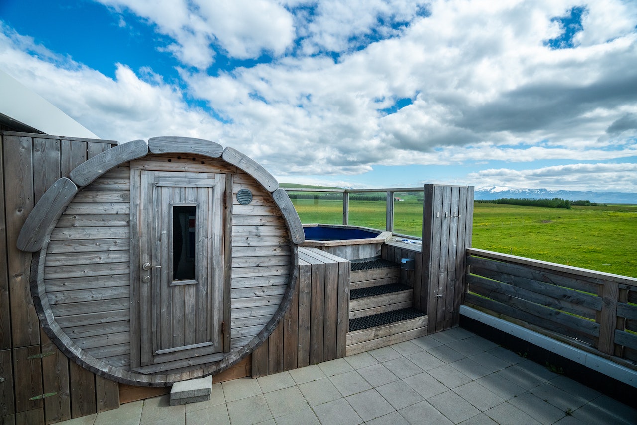 a wooden cabin at Midgard Base Camp