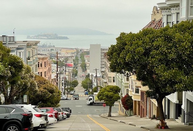 the view down Russian Hill in SF