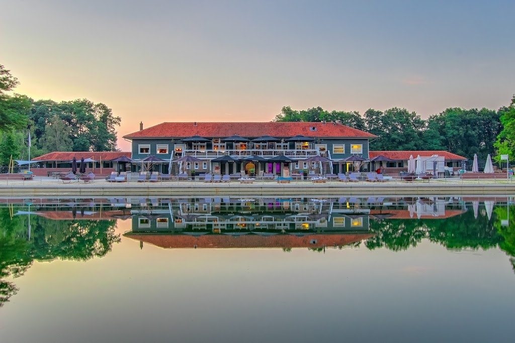 sunset at the waterfront at LEV by Mike restaurant