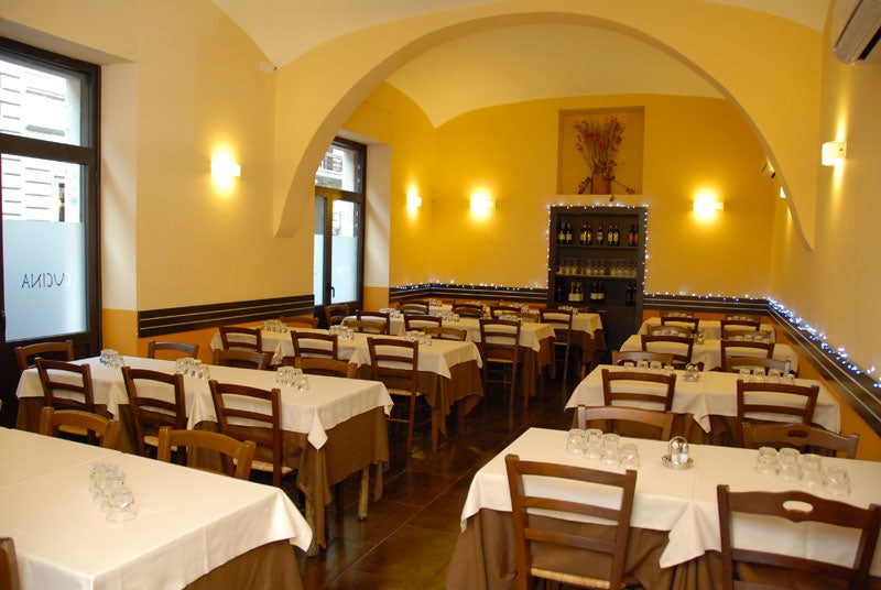 simple restaurant interior of Piatto Romano