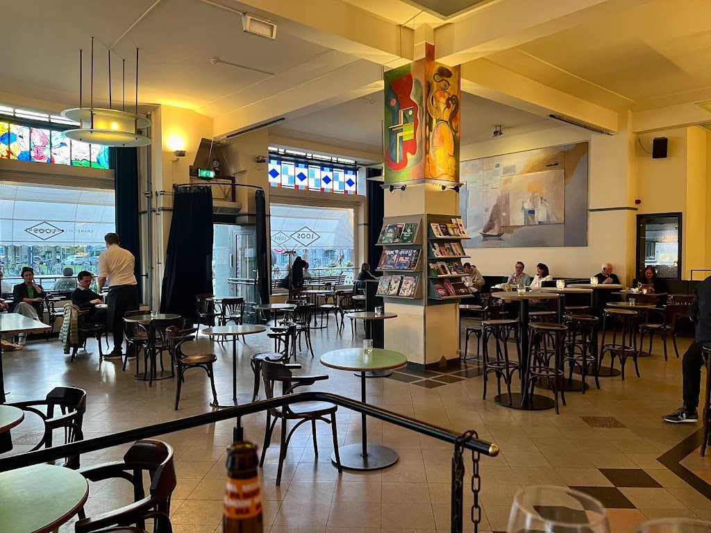 art deco and vintage bar interior at cafe Loos in Rotterdam